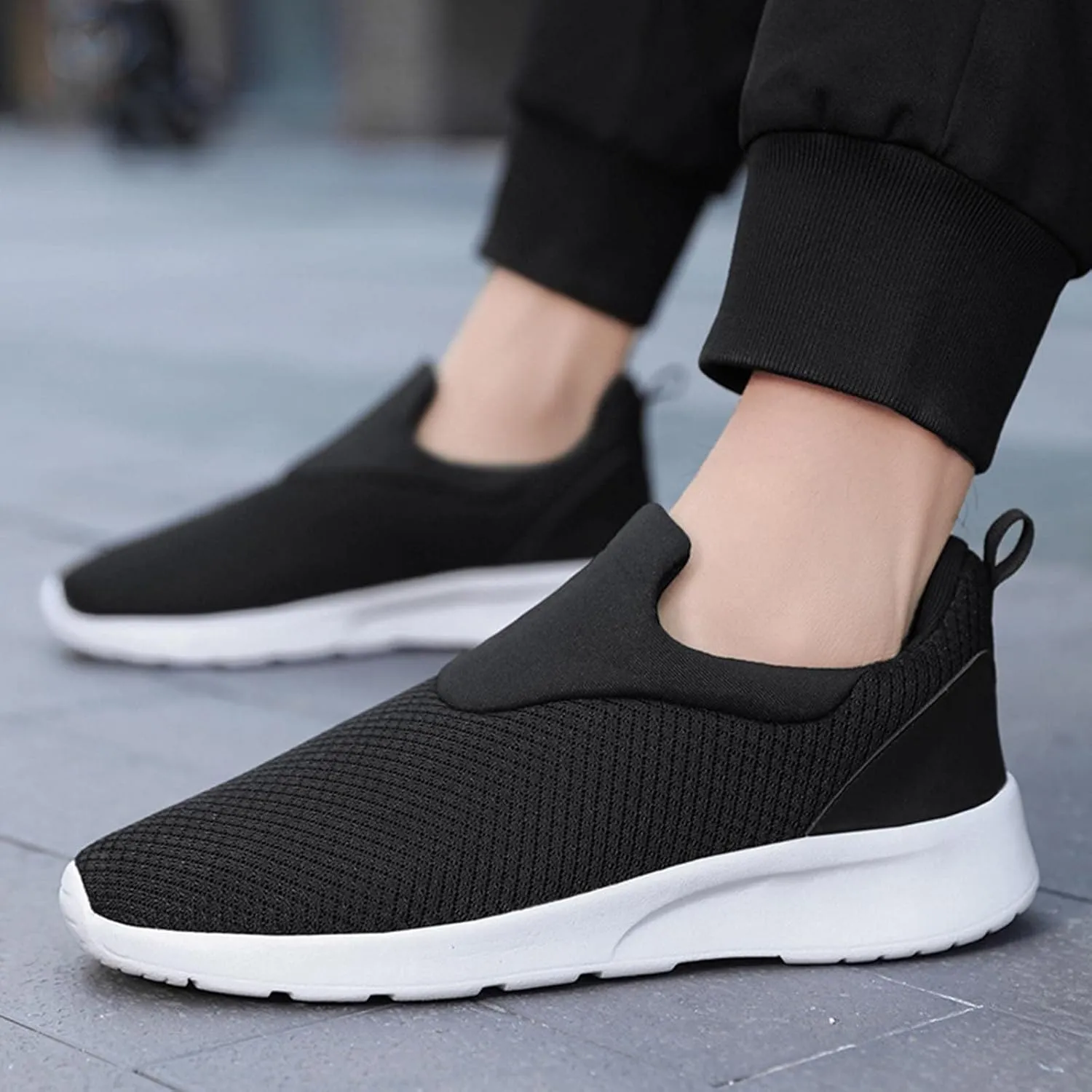 Men's Non Slip Running Shoes Ultra Light Breathable Casual Walking Shoes Fashion Sneakers Mesh Workout Sports Shoes
